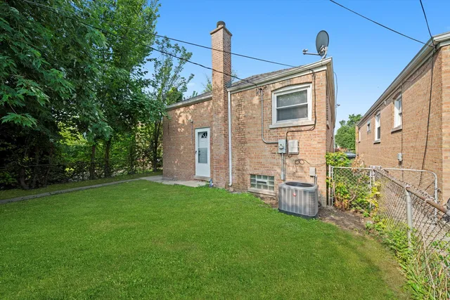 $179,900 | 14231 South Dearborn Street, Riverdale, IL 60827