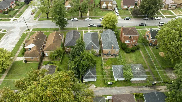 $179,900 | 14231 South Dearborn Street, Riverdale, IL 60827