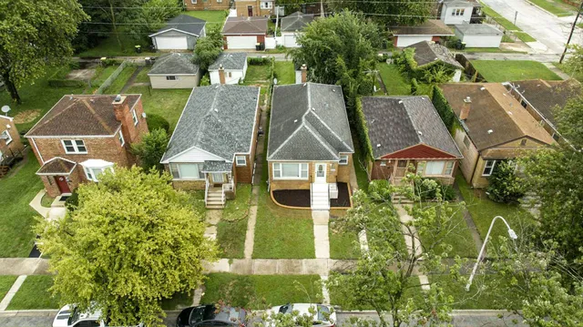 $179,900 | 14231 South Dearborn Street, Riverdale, IL 60827