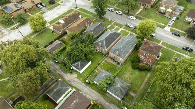 $179,900 | 14231 South Dearborn Street, Riverdale, IL 60827