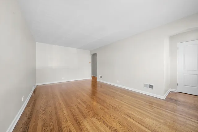 $179,900 | 14231 South Dearborn Street, Riverdale, IL 60827