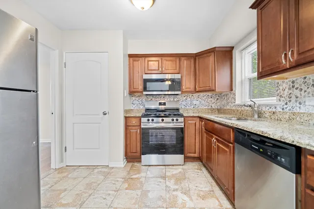 $179,900 | 14231 South Dearborn Street, Riverdale, IL 60827