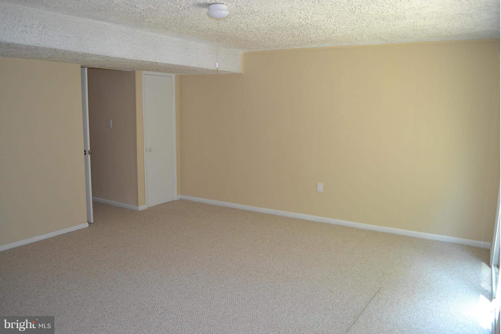 9353 Pan Ridge Road Baltimore, MD 21234 - Photo 21 of 23 Family Room