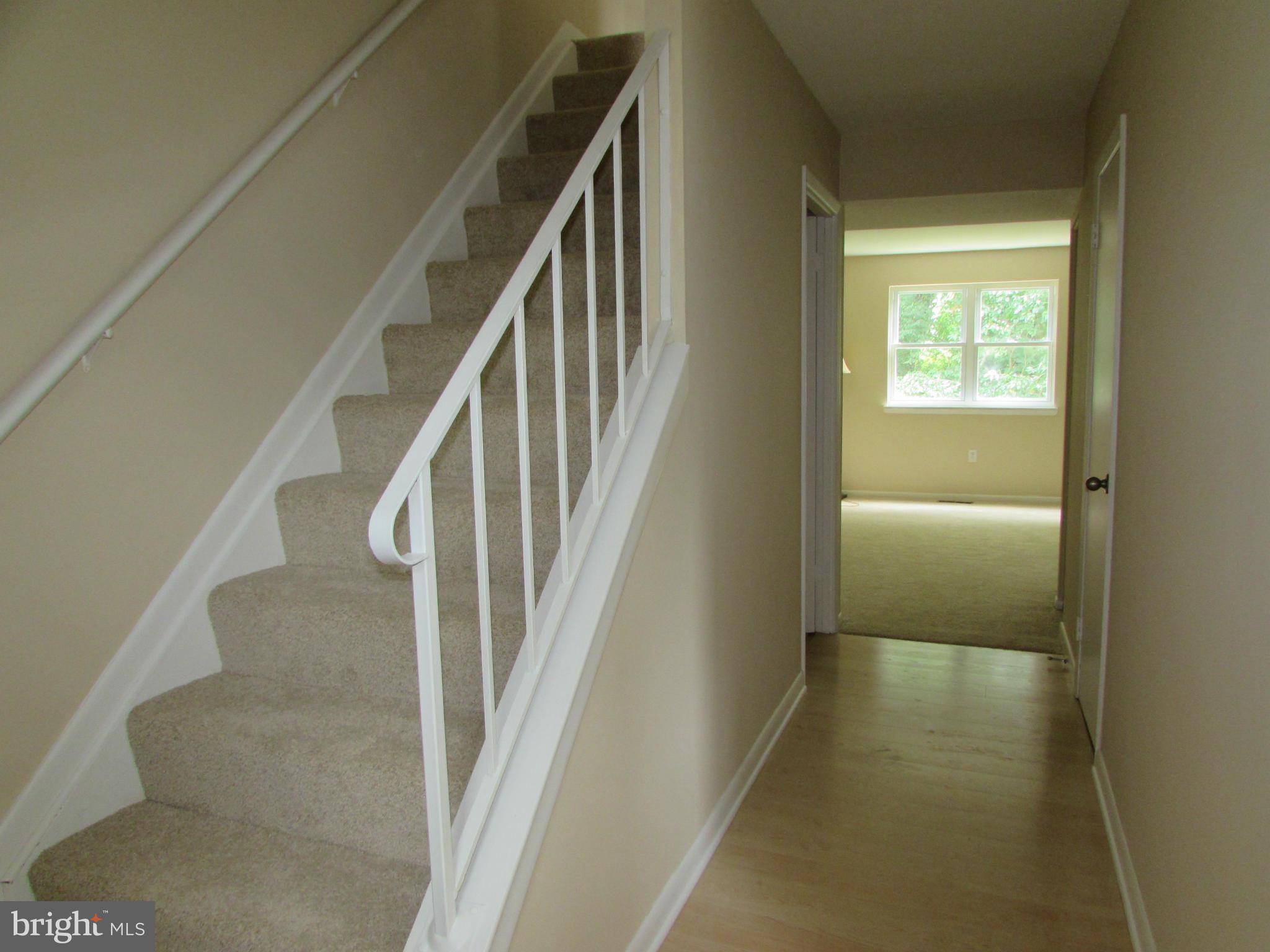 9353 Pan Ridge Road Baltimore, MD 21234 - Photo 4 of 23 Front Hall