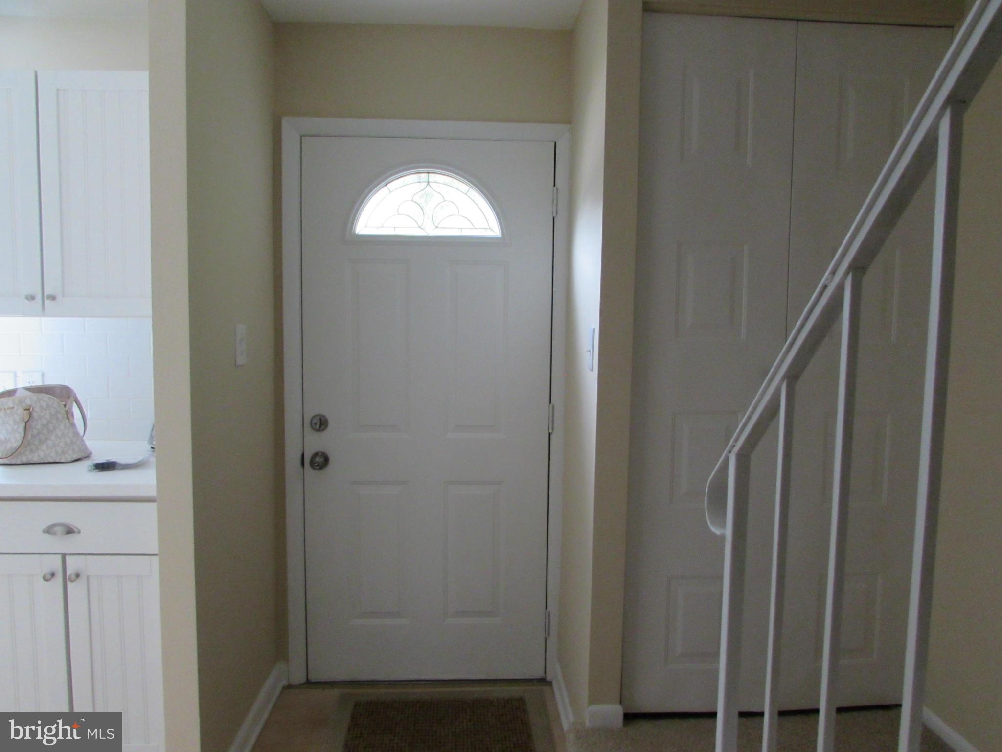 9353 Pan Ridge Road Baltimore, MD 21234 - Photo 5 of 23 Foyer