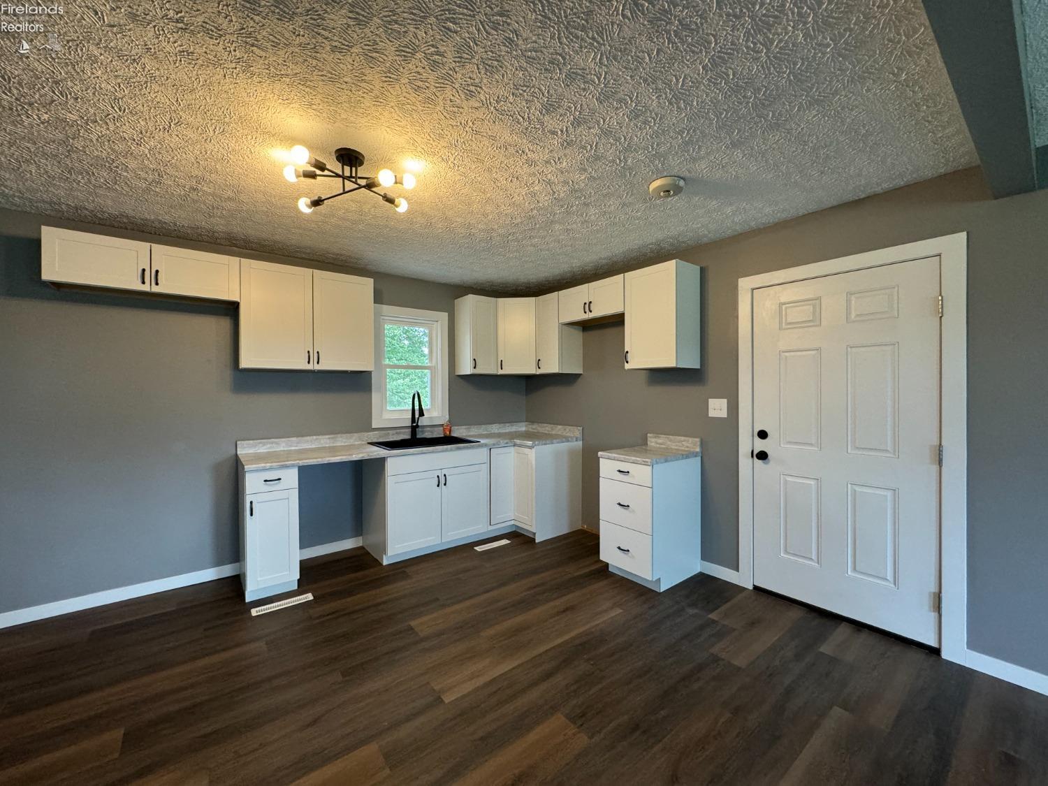 3196 Zenobia Road Norwalk, OH 44857 - Photo 6 of 24 Gallery Image 6