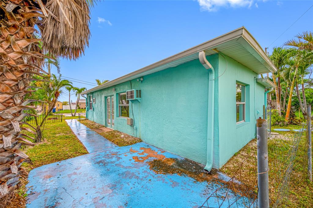 14111 West Parsley Drive Madeira Beach, FL 33708 - Photo 20 of 99