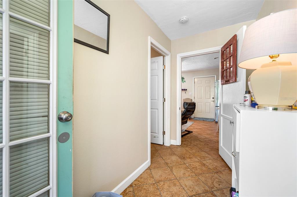 14111 West Parsley Drive Madeira Beach, FL 33708 - Photo 93 of 99 a view of a living room