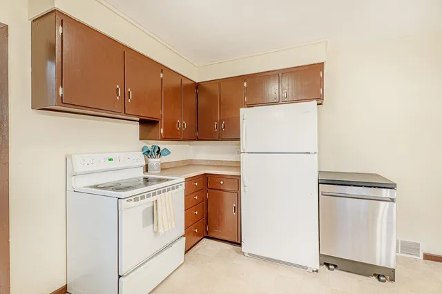 $370,000 | 1526 Arizona Pass, Madison, WI 53704