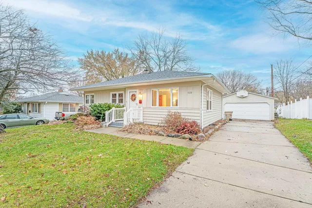 $370,000 | 1526 Arizona Pass, Madison, WI 53704