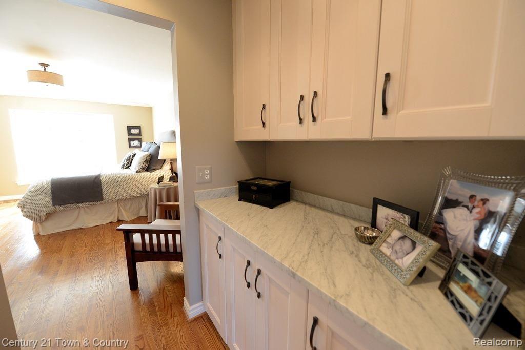2643 Munster Road Rochester, MI 48309 - Photo 18 of 70 Master Suite 14.jpg