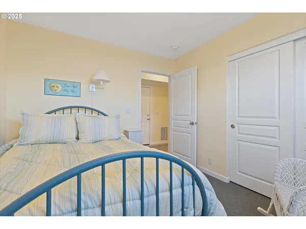 $900,000 | 5776 Northwest Keel Avenue, Lincoln City, OR 97367