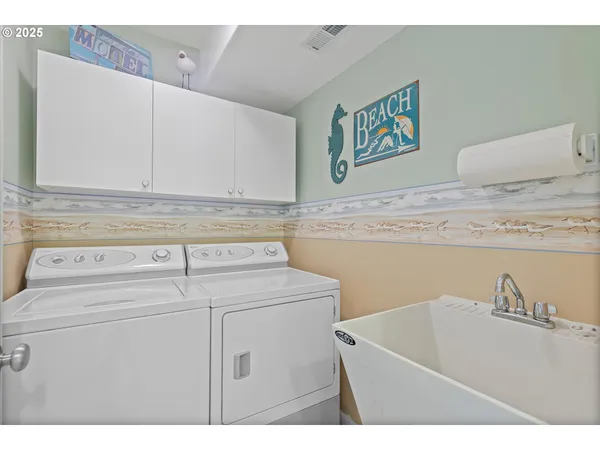 $900,000 | 5776 Northwest Keel Avenue, Lincoln City, OR 97367