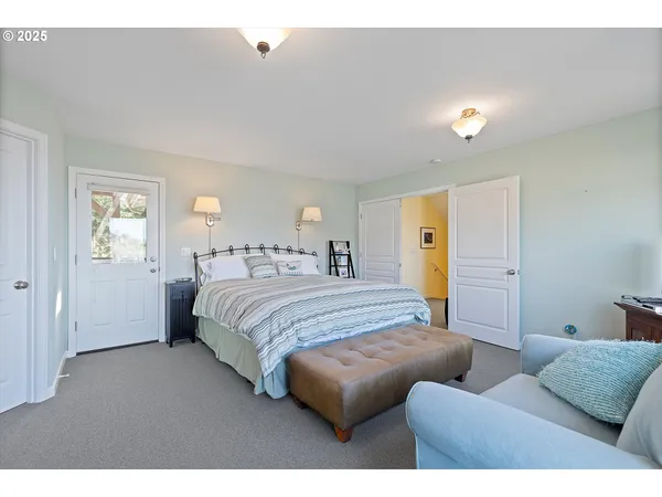 $900,000 | 5776 Northwest Keel Avenue, Lincoln City, OR 97367