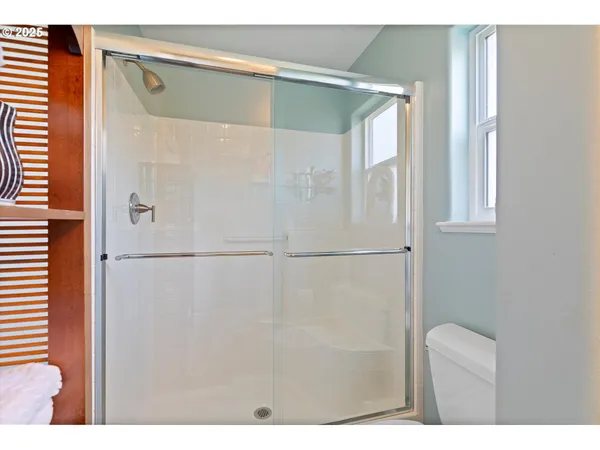 $900,000 | 5776 Northwest Keel Avenue, Lincoln City, OR 97367