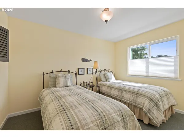 $900,000 | 5776 Northwest Keel Avenue, Lincoln City, OR 97367