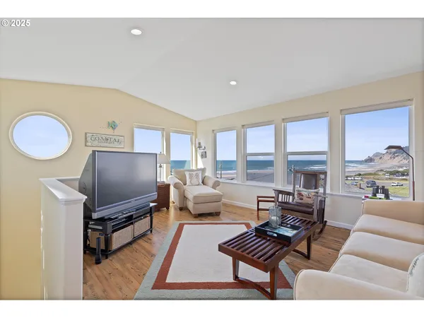 $900,000 | 5776 Northwest Keel Avenue, Lincoln City, OR 97367