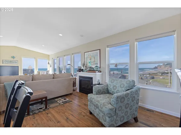 $900,000 | 5776 Northwest Keel Avenue, Lincoln City, OR 97367