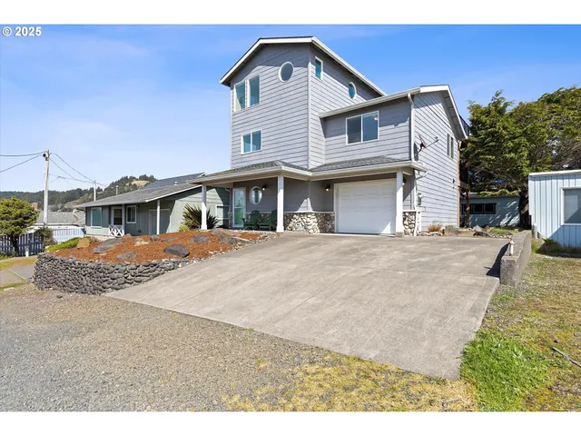 $925,000 | 5776 Northwest Keel Avenue, Lincoln City, OR 97367