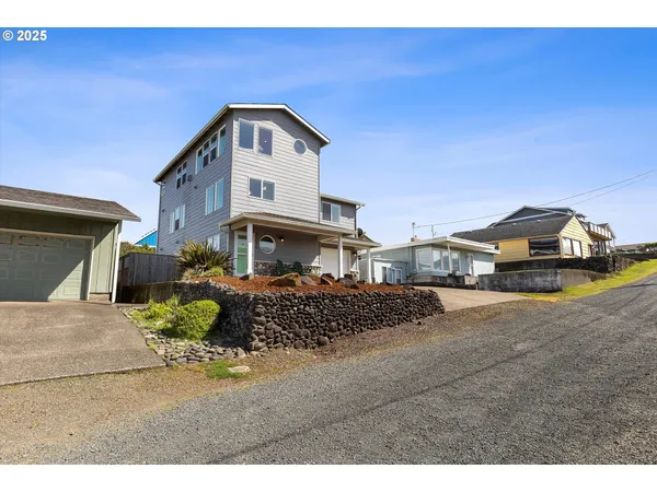 $900,000 | 5776 Northwest Keel Avenue, Lincoln City, OR 97367