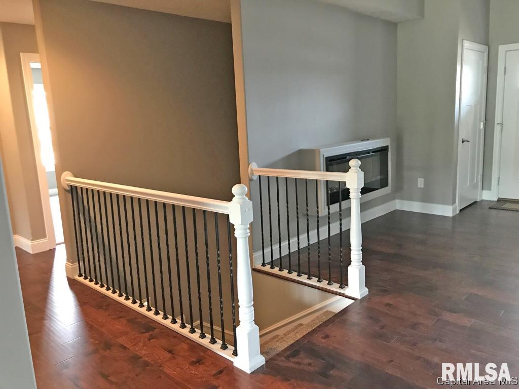 1602 Winston Drive Springfield, IL 62711 - Photo 4 of 19 Gallery Image 4