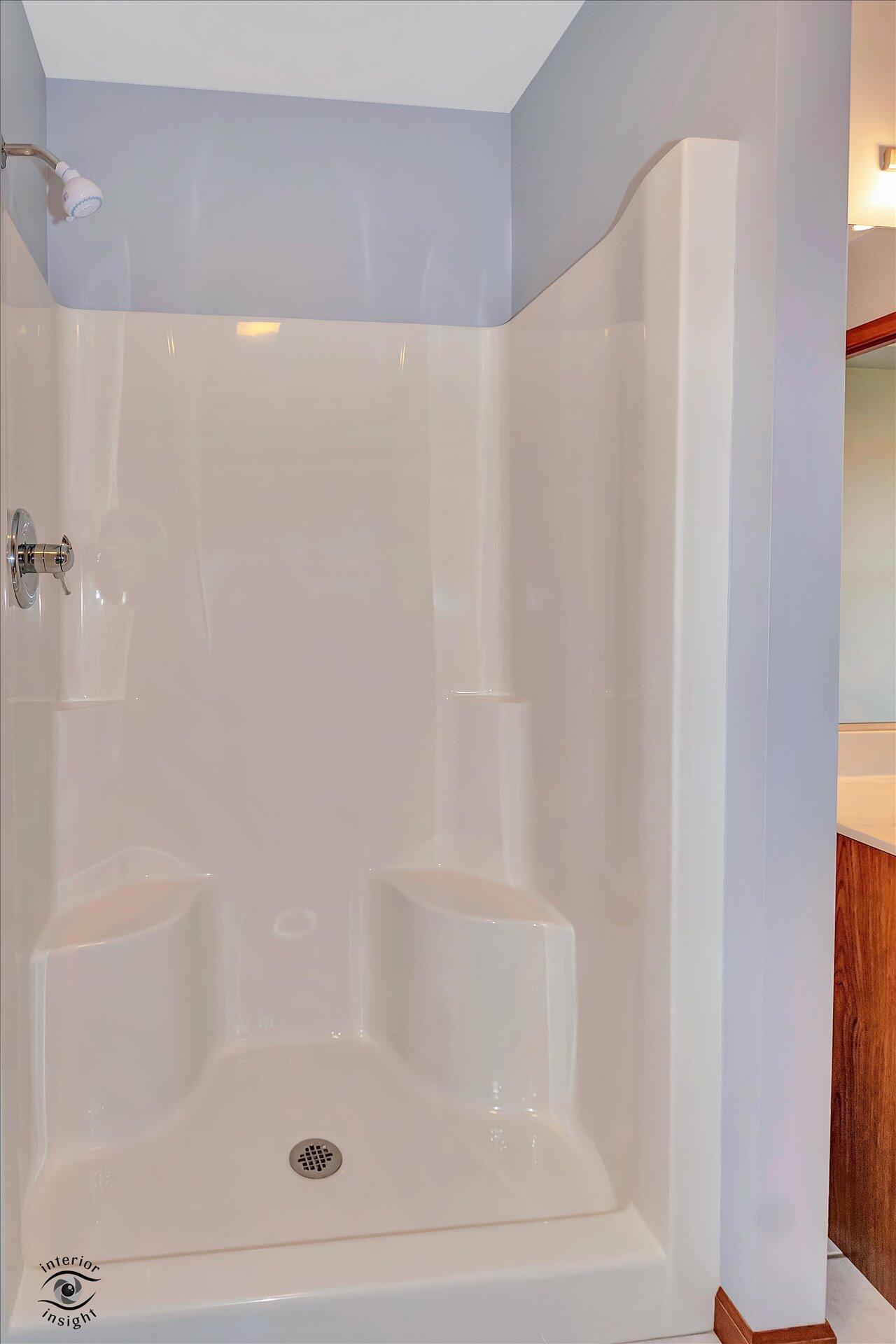 7646 Amanda's Way Crown Point, IN 46307 - Photo 15 of 26 a close up of a bathtub