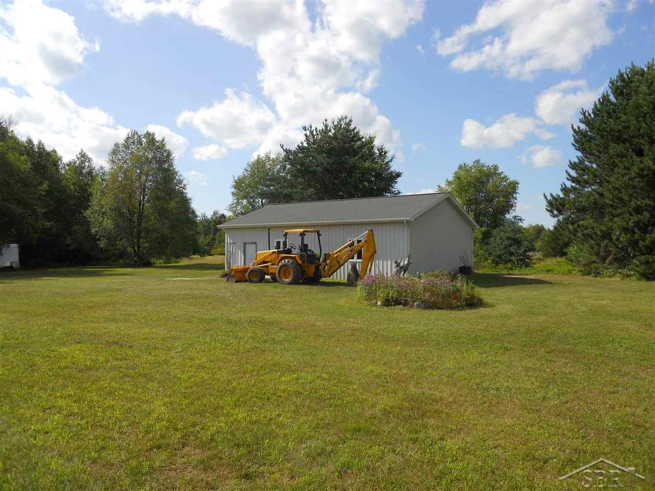 7328 Oak Road Vassar, MI 48768 - Photo 31 of 52 31254533-30.JPG