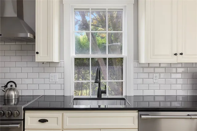 $4,000 | 24 Barney Street, Newport, RI 02840