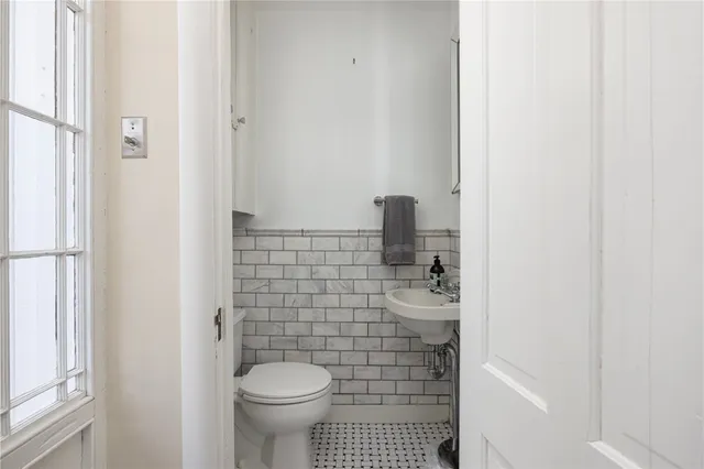 $4,000 | 24 Barney Street, Newport, RI 02840