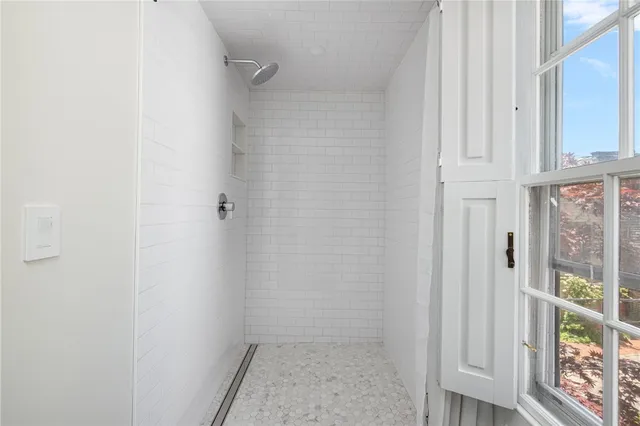 $4,000 | 24 Barney Street, Newport, RI 02840