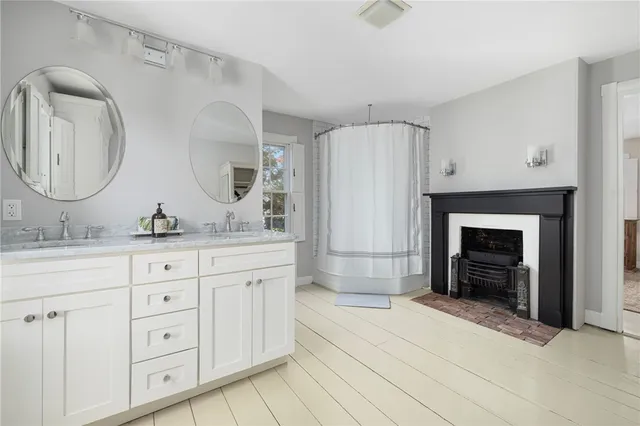 $4,000 | 24 Barney Street, Newport, RI 02840