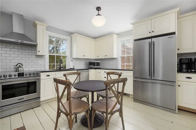 $4,000 | 24 Barney Street, Newport, RI 02840