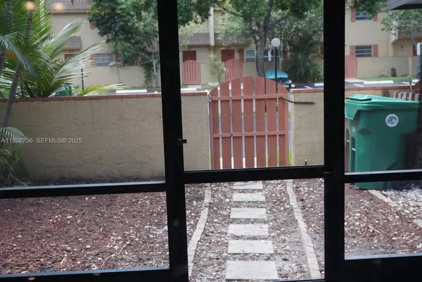 $2,100 | 7175 Nova Drive, Unit 204, Davie, FL 33317