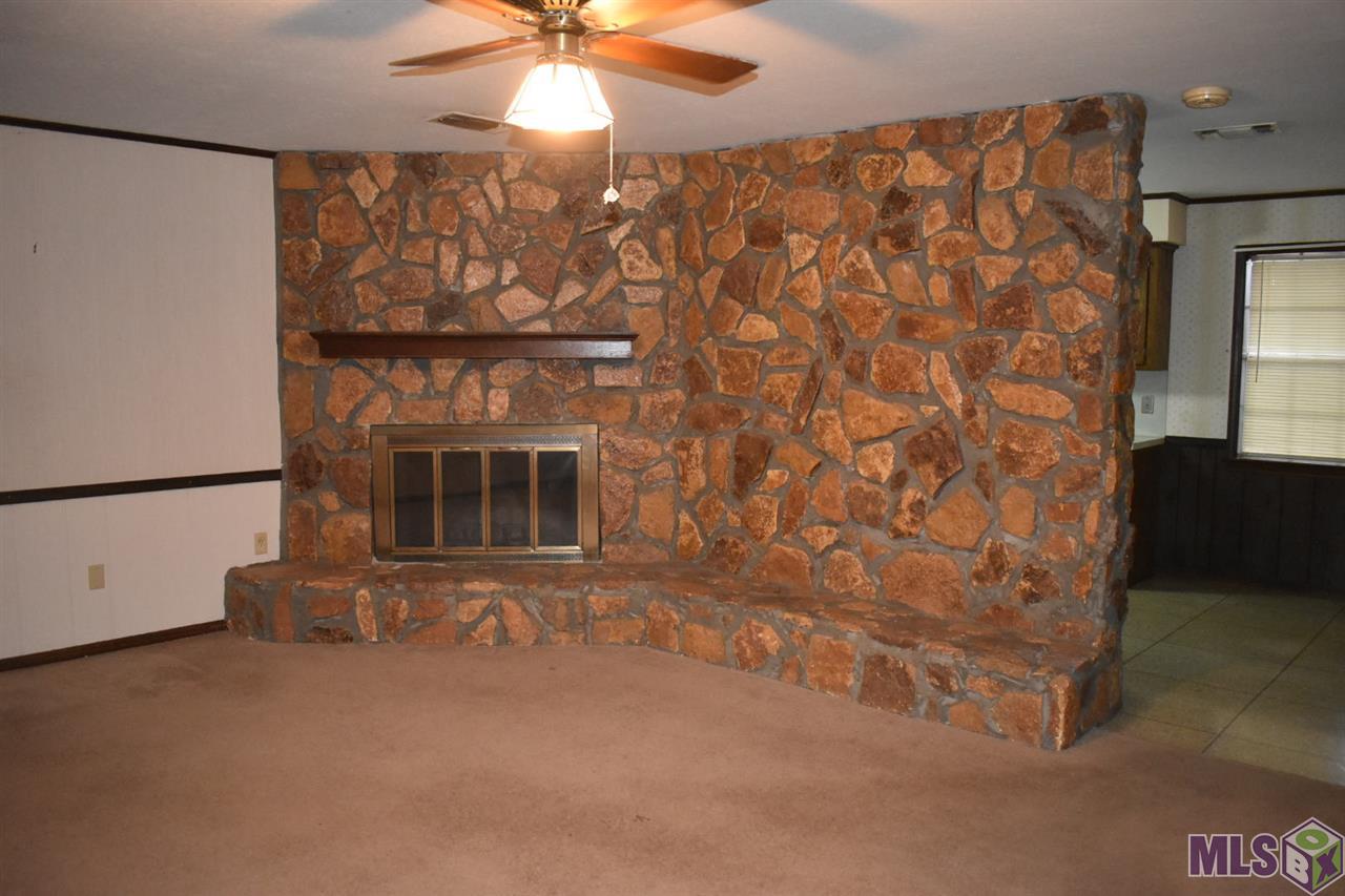 916 Rue Crozat Baton Rouge, LA 70810 - Photo 4 of 7