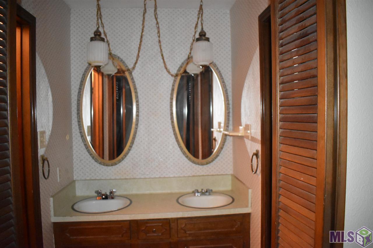 916 Rue Crozat Baton Rouge, LA 70810 - Photo 5 of 7