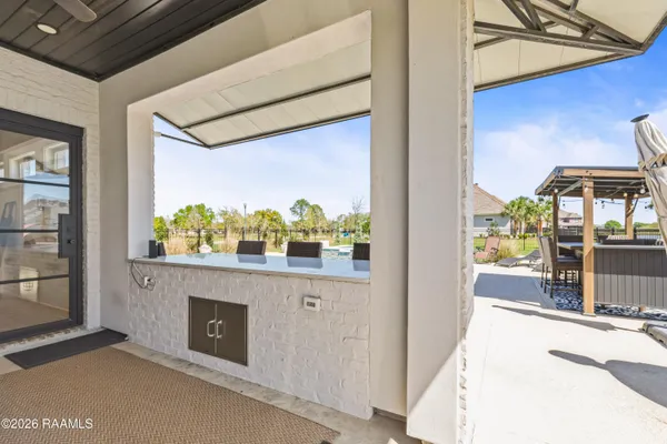 $1,050,000 | 1014 The Lake Drive, Broussard, LA 70518