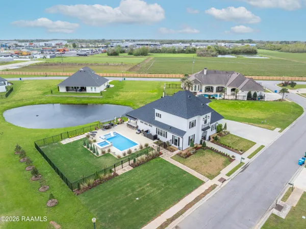 $1,050,000 | 1014 The Lake Drive, Broussard, LA 70518