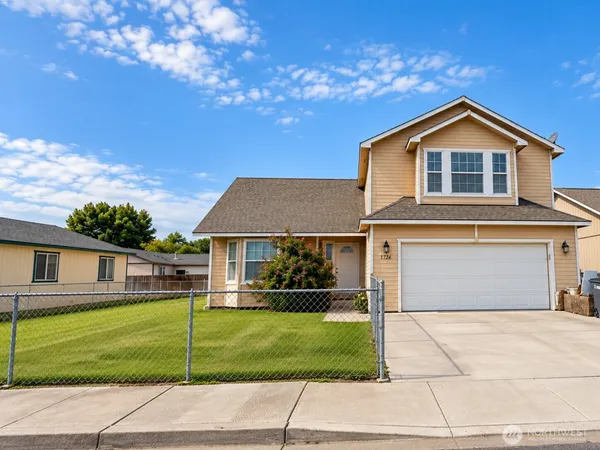$369,950 | 1705 Guernsey Street, Sunnyside, WA 98944