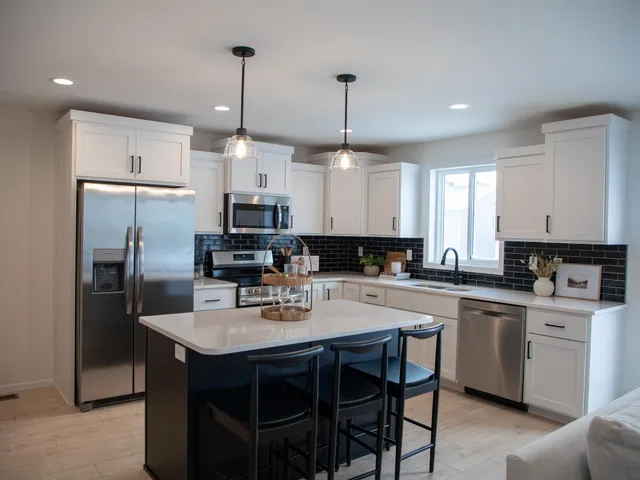 $388,999 | 7901 Lost River Road, Horace, ND 58047