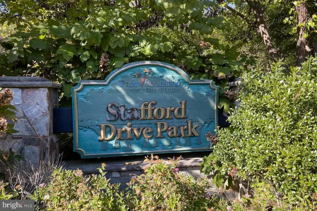 a sign that is on the side of a building