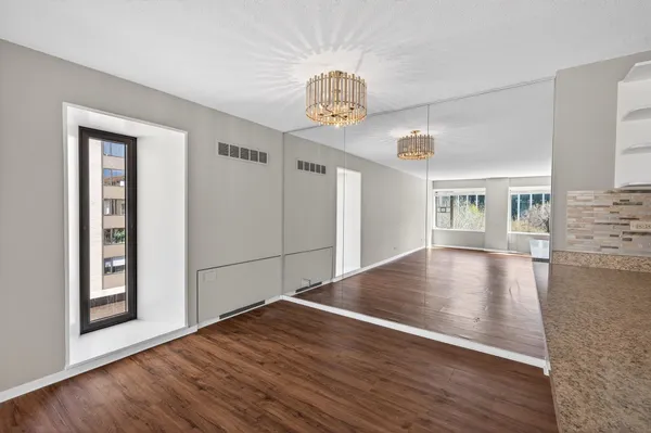 $2,000 | 19 North 1st Street, Unit B407, Minneapolis, MN 55401