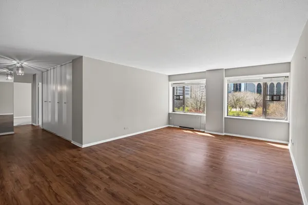 $2,000 | 19 North 1st Street, Unit B407, Minneapolis, MN 55401
