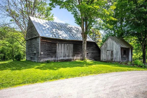 $2,950,000 | 61 Academy Circle, Woodstock, VT 05071