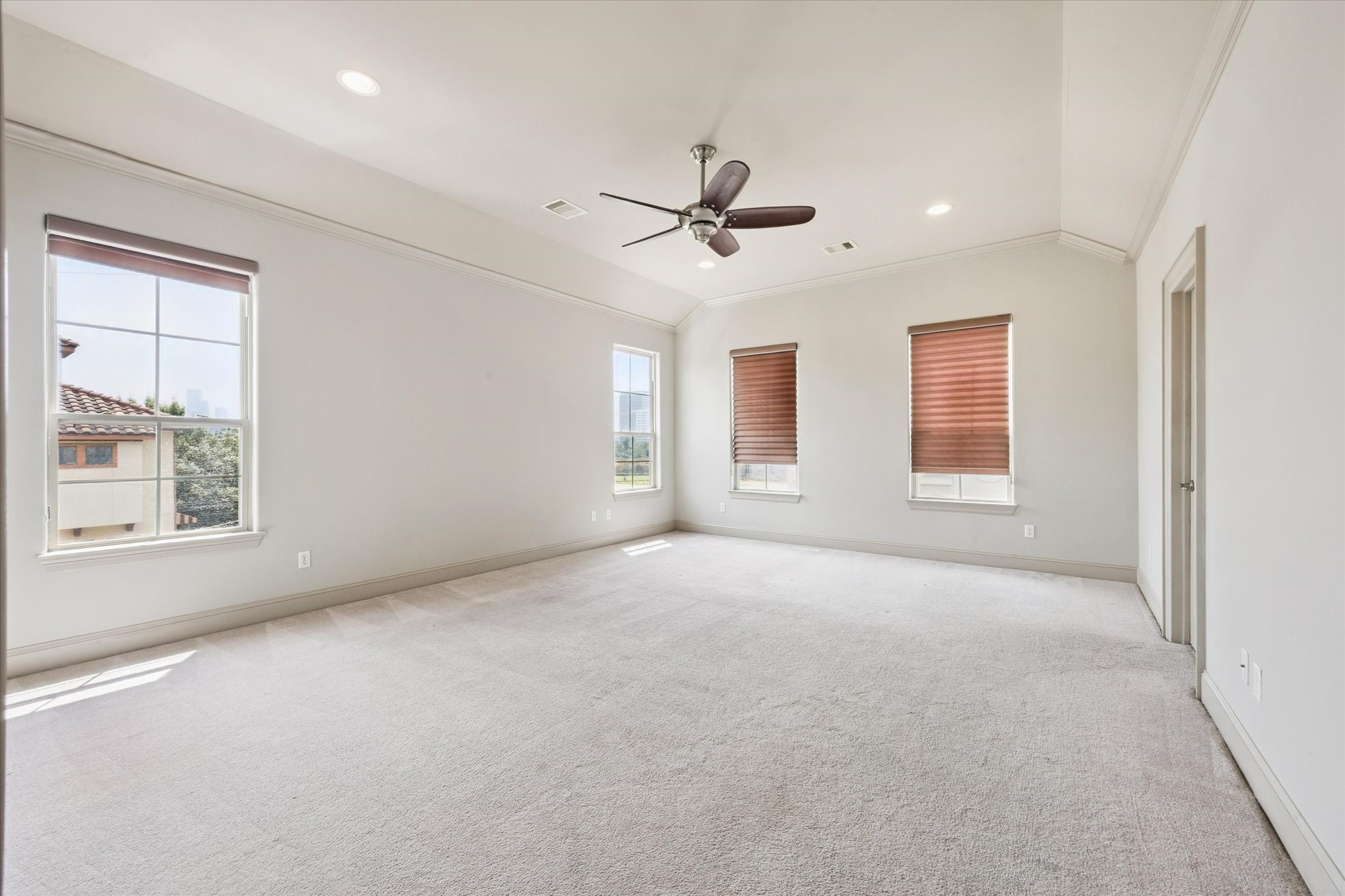 4004 Feagan Street, Unit A Houston, TX 77007 - Photo 23 of 32 Master suite