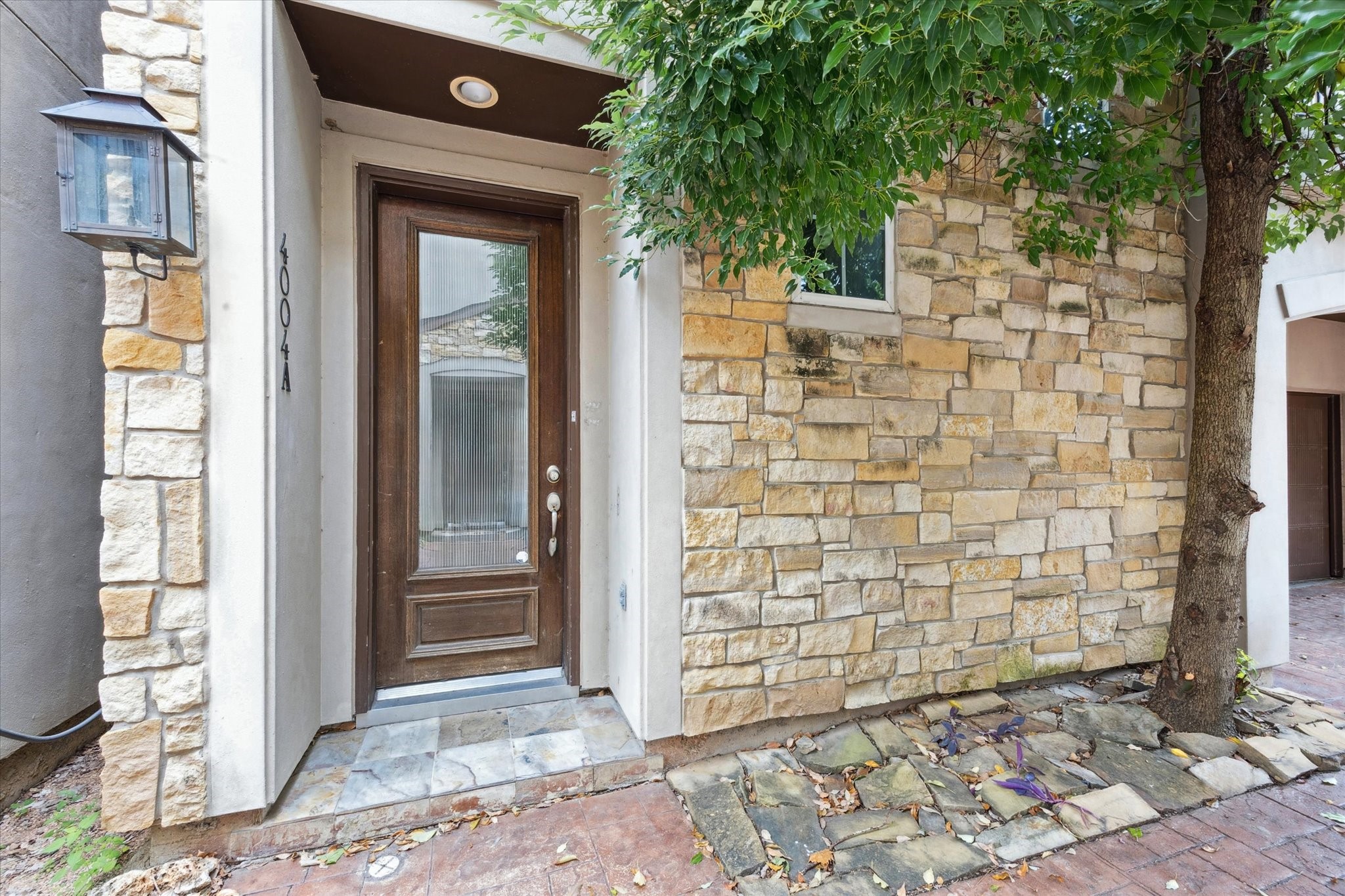 4004 Feagan Street, Unit A Houston, TX 77007 - Photo 3 of 32 Charming stone clad exterior entryway