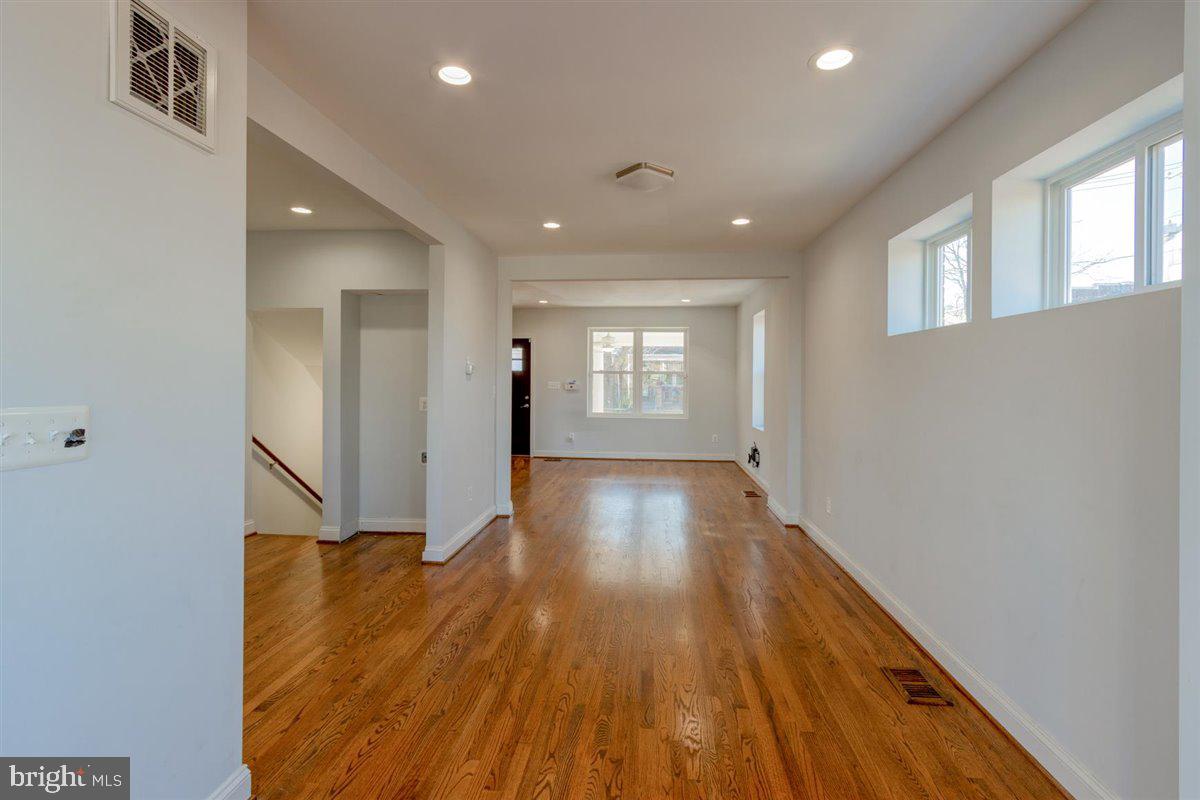 1316 Ridge Place Southeast Washington, DC 20020 - Photo 10 of 28 Dining Area/Living Room