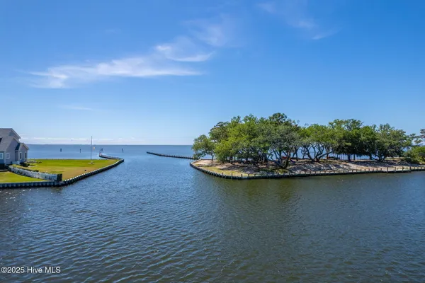 $469,000 | 106 William Tryon Court, Kill Devil Hills, NC 27948