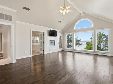 a view of a livingroom with furniture