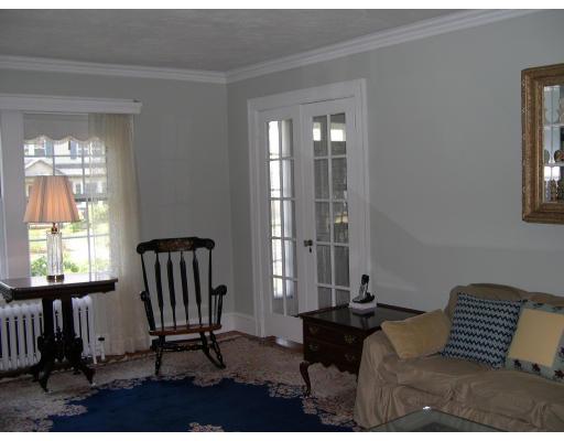134 Plymouth Road Newton, MA 02461 - Photo 3 of 15
