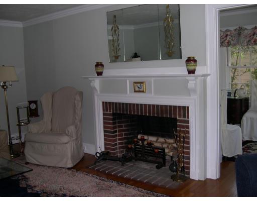 134 Plymouth Road Newton, MA 02461 - Photo 4 of 15